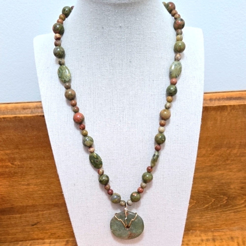Quartz Bead Pendant Necklace